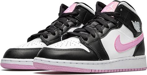 nike air jordan zwart roze|nike jordan 1 mid.